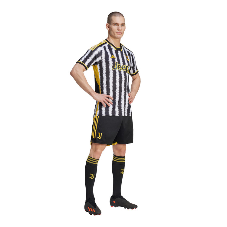 pantalon-corto-adidas-juventus-primera-equipacion-2023-2024-black-bold-gold-3