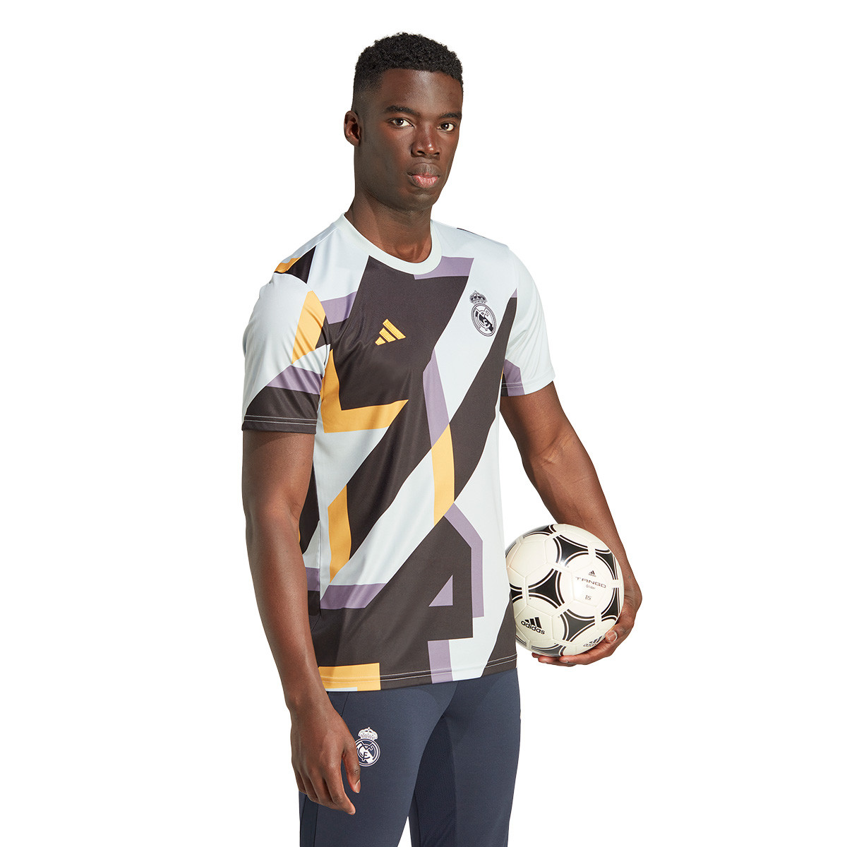 Camisa de Futebol Real Madrid 2023/2024 Third Adidas