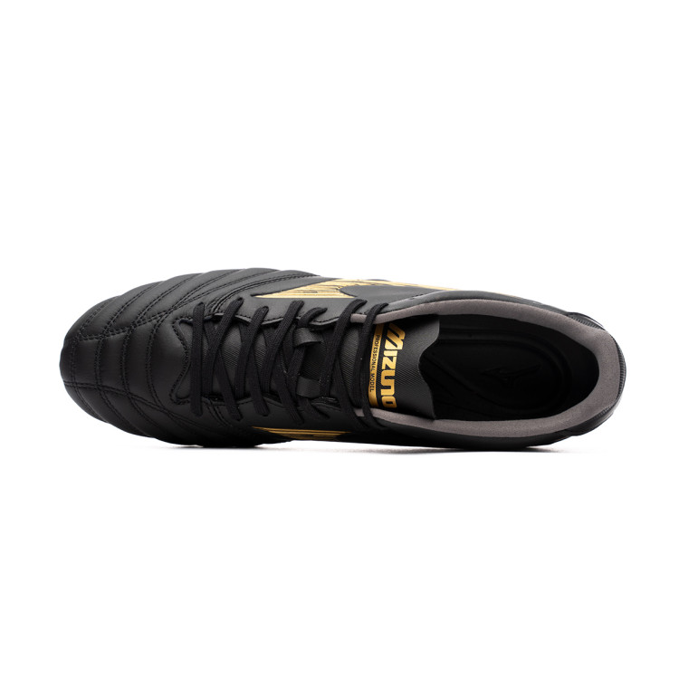 bota-mizuno-morelia-neo-iv-pro-ag-black-gold-black-4.jpg