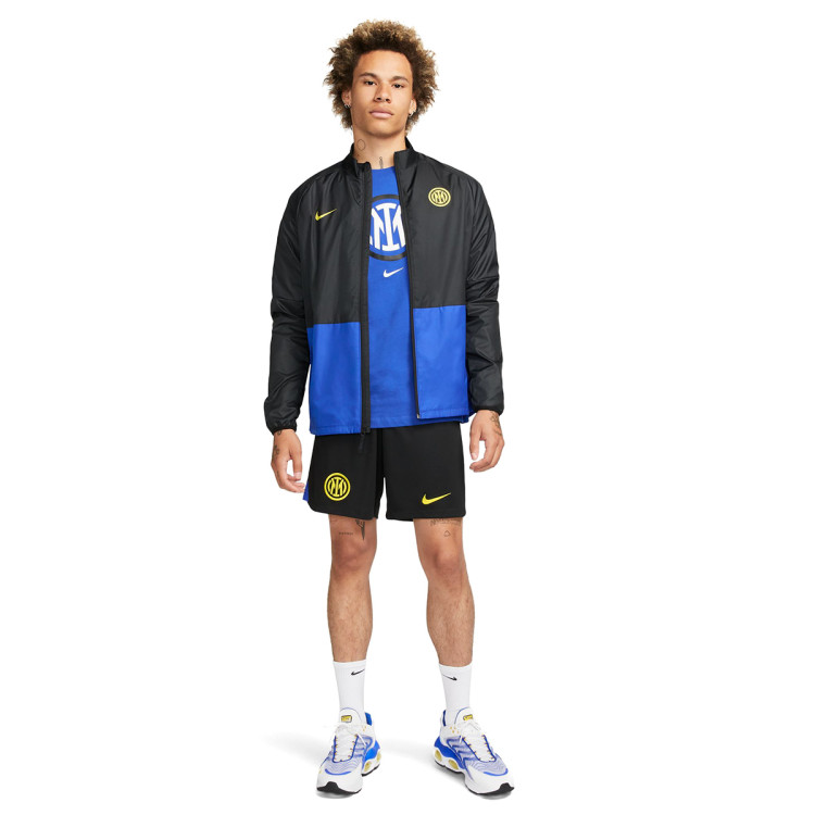 pantalon-corto-nike-inter-milan-primera-equipacion-2023-2024-black-lyon-blue-vibrant-yellow-4.jpg