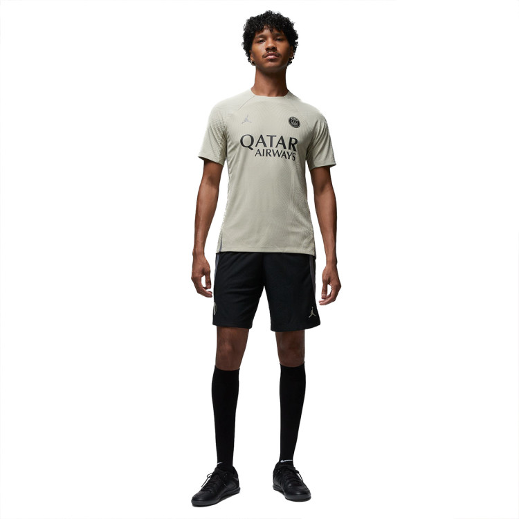 camiseta-jordan-paris-saint-germain-x-jordan-training-2023-2024-stone-iron-grey-black-5