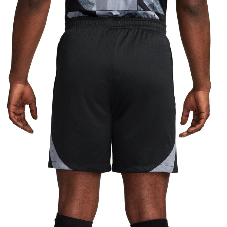 pantalon-corto-nike-chelsea-fc-training-2023-2024-black-cool-grey-mint-foam-1