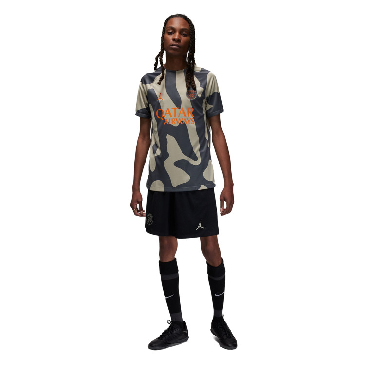 camiseta-jordan-paris-saint-germain-x-jordan-pre-match-2023-2024-stone-iron-grey-magmaange-5.jpg