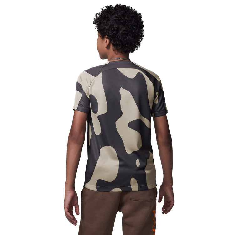 camiseta-jordan-paris-saint-germain-x-jordan-pre-match-2023-2024-nino-stone-iron-grey-magmaange-1.jpg