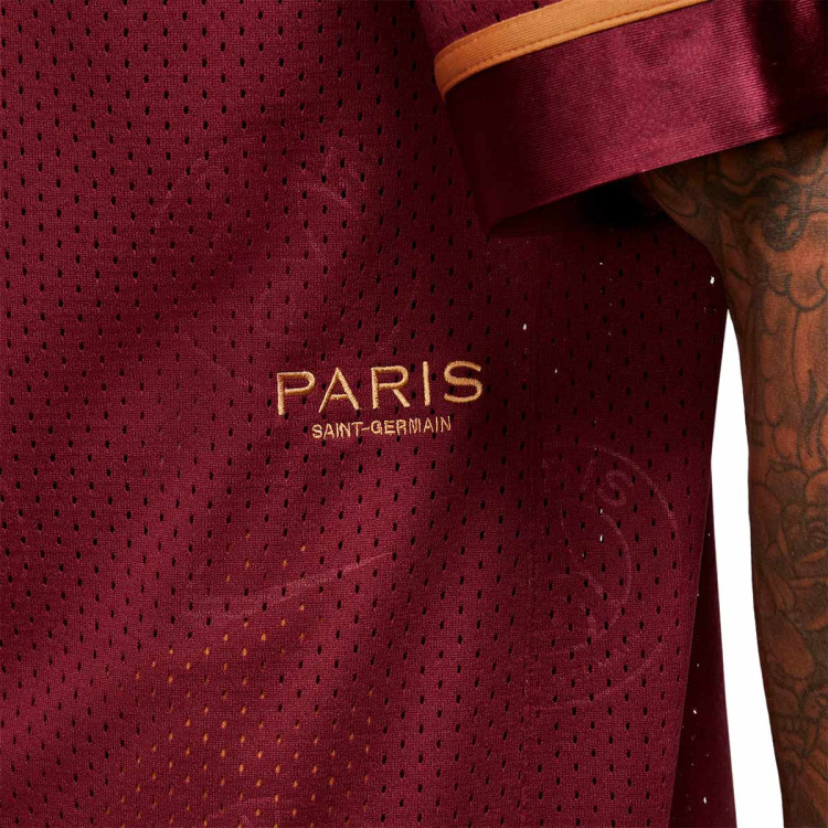 camiseta-nike-paris-saint-germain-fc-fanswear-2023-2024-team-redgold-suede-2