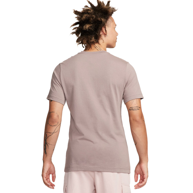 camiseta-nike-tottenham-hotspur-fc-fanswear-2023-2024-taupe-haze-1