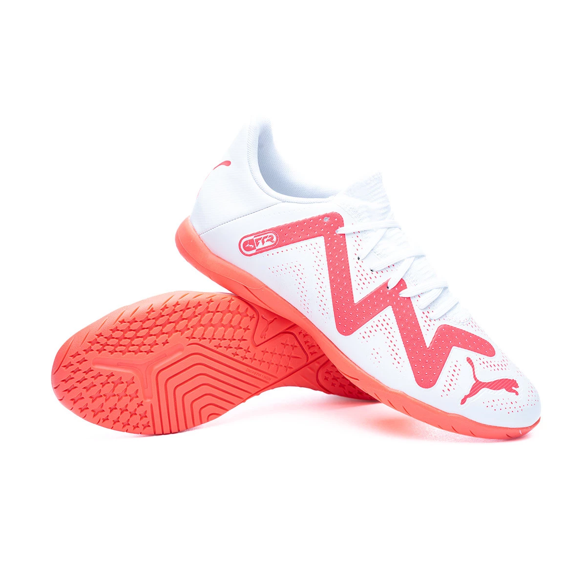 Best puma indoor soccer shoes clearance