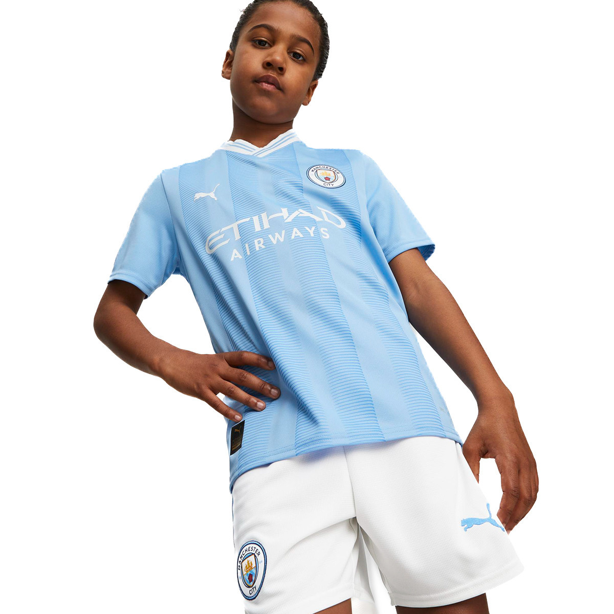 Puma dévoile le maillot third « électrique » de Manchester City pour la  saison 2023-2024 