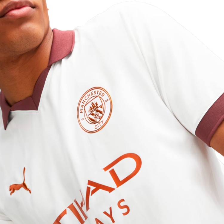 camiseta-puma-manchester-city-segunda-equipacion-authentic-2023-2024-white-aubergine-3