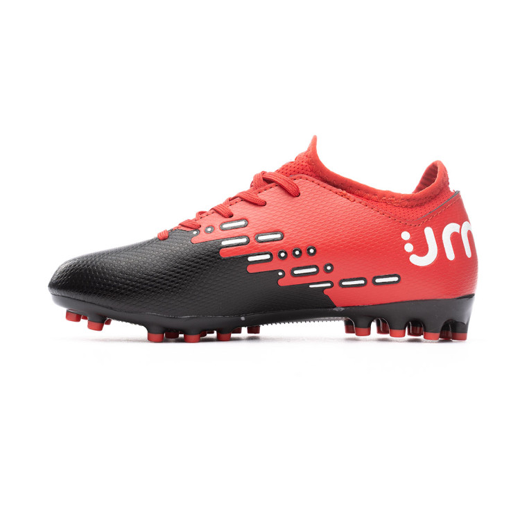 bota-umbro-cypher-ag-nino-black-white-bermillon-2.jpg