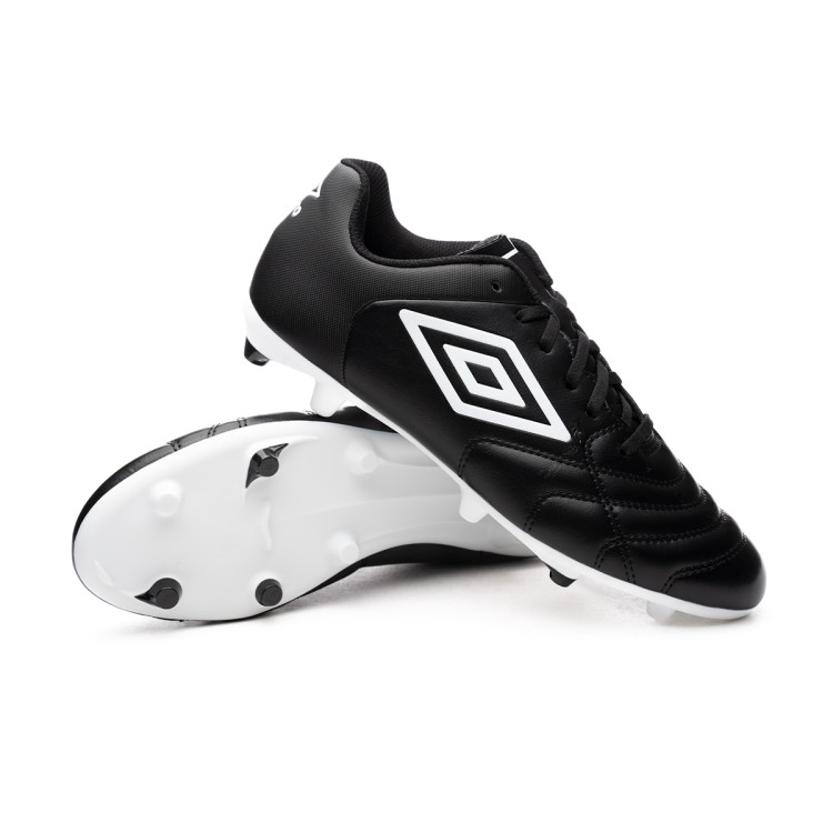 bota-umbro-umbro-classico-xi-fg-black-white-0.jpg
