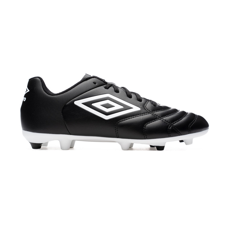 bota-umbro-umbro-classico-xi-fg-black-white-1.jpg