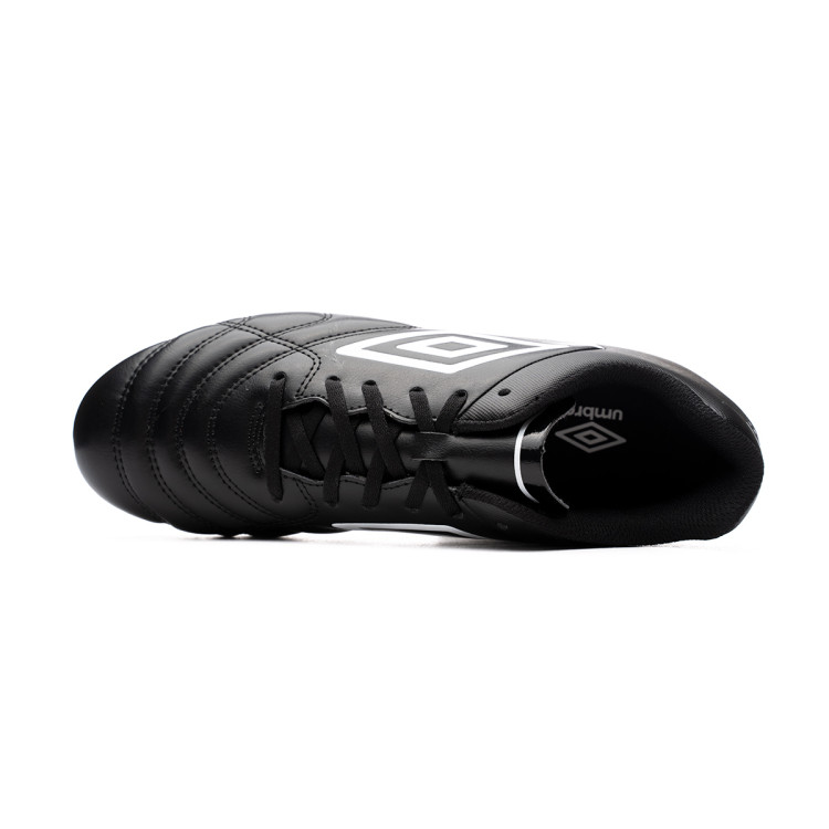 bota-umbro-umbro-classico-xi-fg-black-white-4.jpg