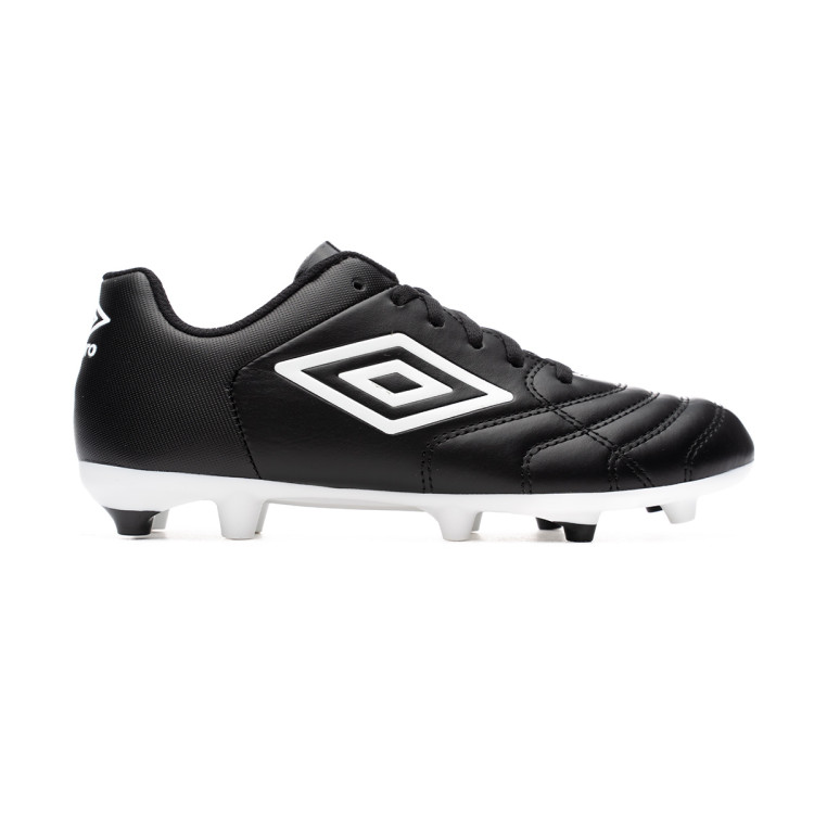 bota-umbro-umbro-classico-xi-fg-nino-black-white-1