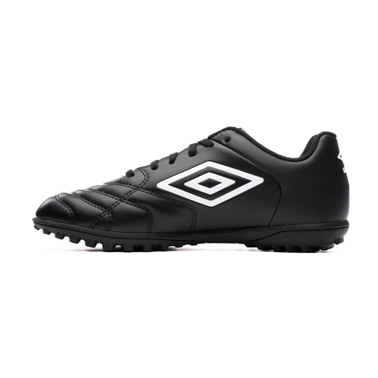 bota-umbro-umbro-classico-xi-turf-nino-black-white-2.jpg