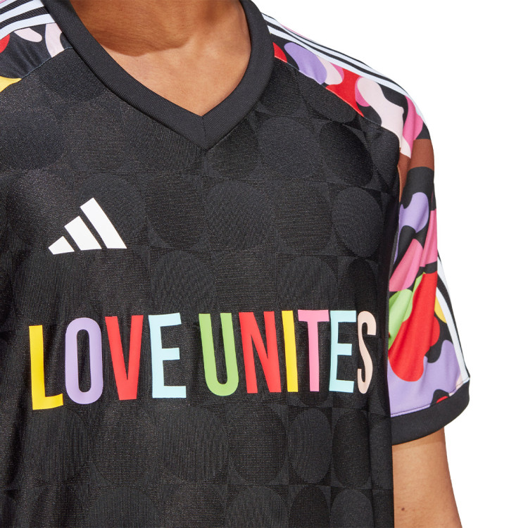 camiseta-adidas-tiro-pride-black-4