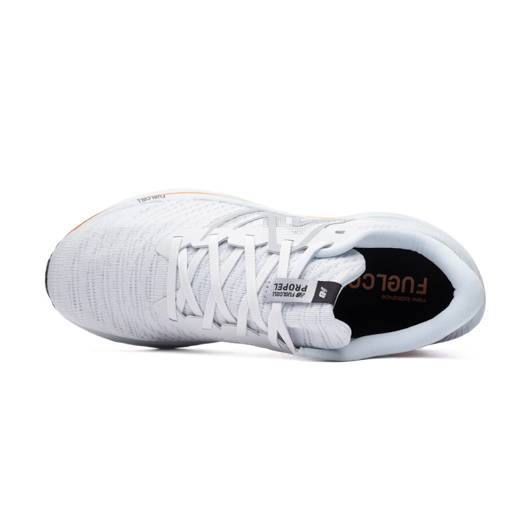 zapatilla-new-balance-fuel-cell-propel-own-now-limited-edition-blanco-4