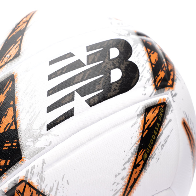 balon-new-balance-geodesa-match-blanco-2.jpg