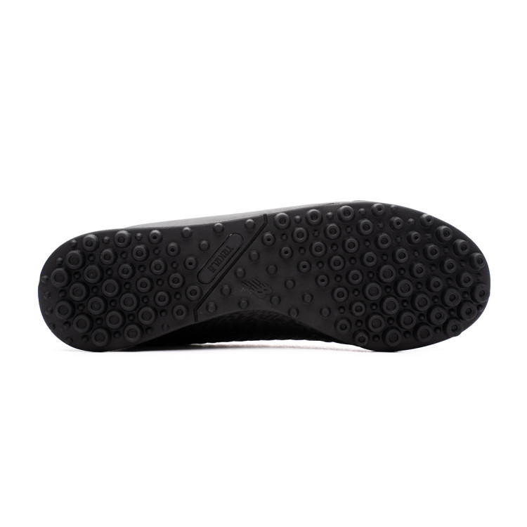 bota-new-balance-tekela-v4-magique-turf-black-3.jpg