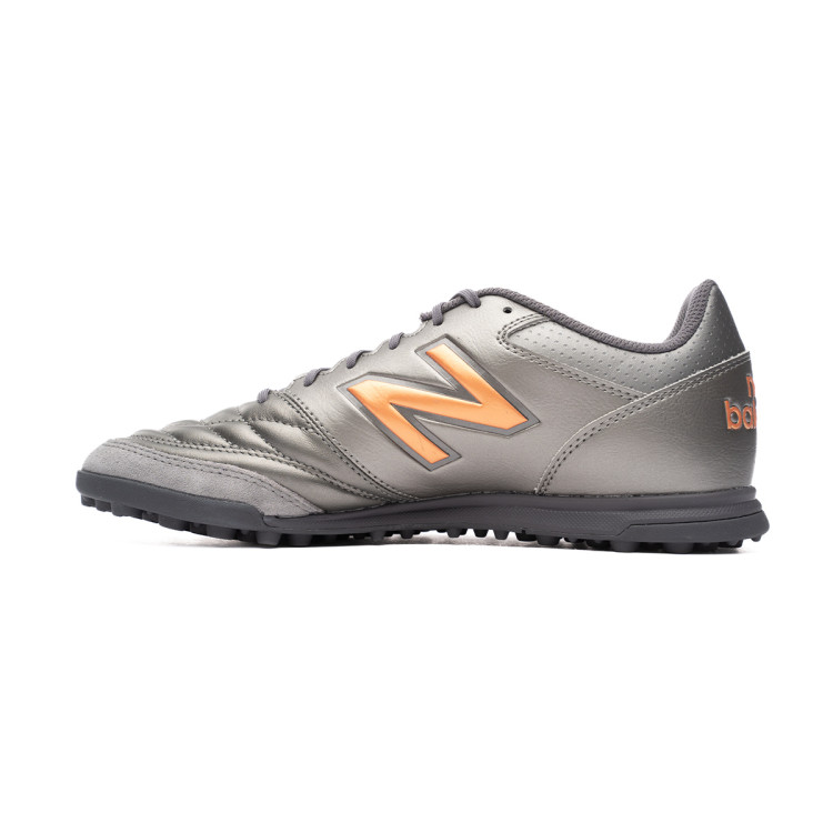 bota-new-balance-442-v2-team-turf-silver-2