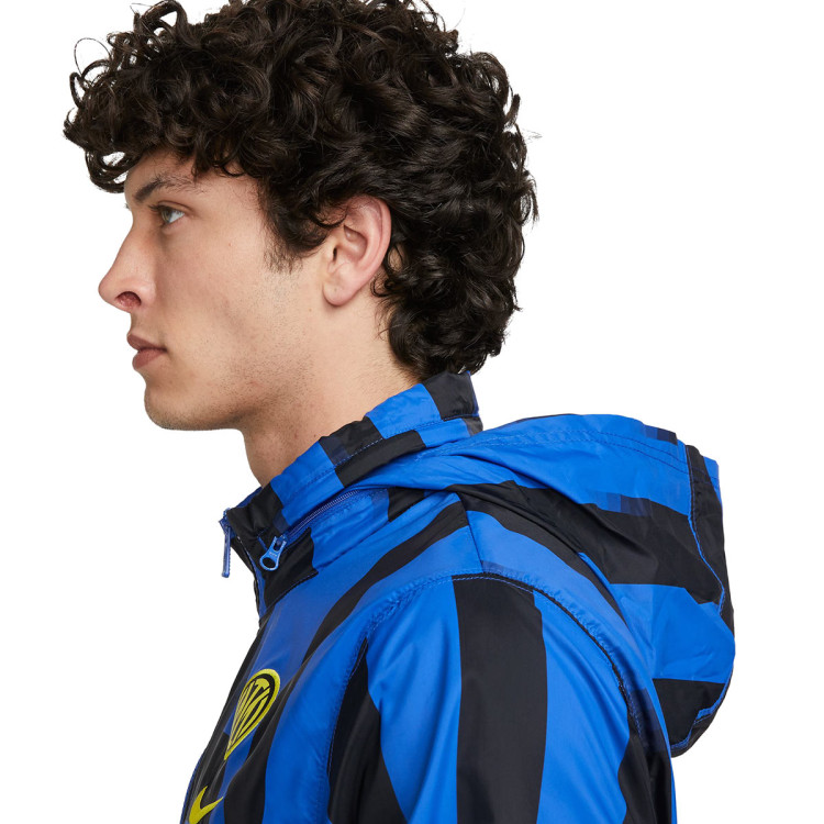chandal-nike-inter-milan-fanswear-2023-2024-lyon-blue-off-noir-black-vibrant-yellow-2.jpg