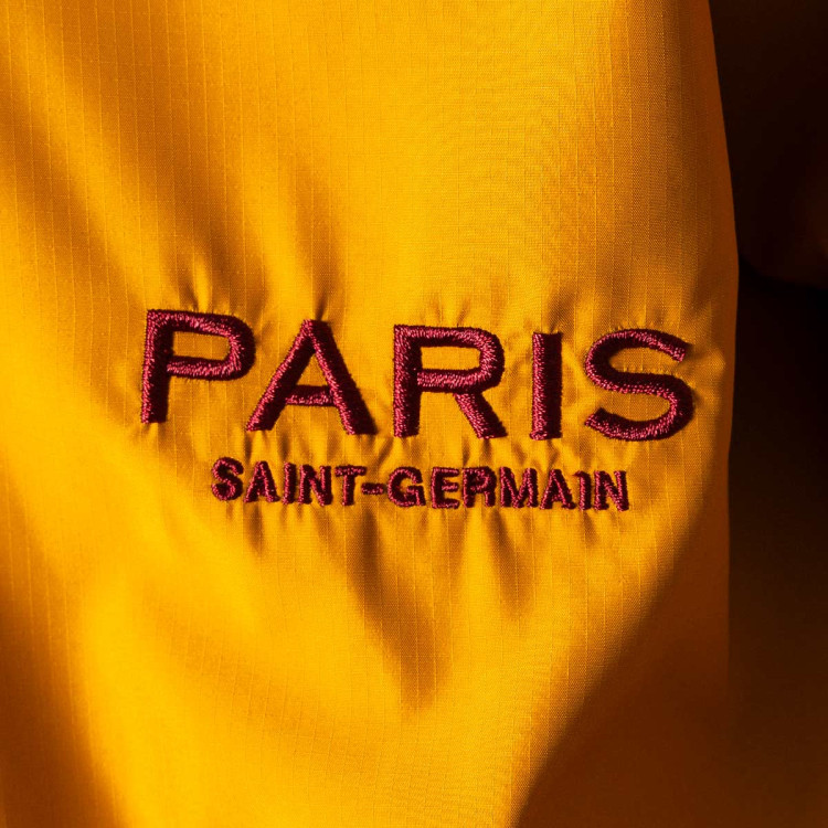chaqueta-nike-paris-saint-germain-fc-fanswear-2023-2024-mujer-dorado-3