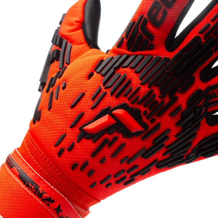 guante-reusch-attrakt-freegel-silver-rojo-4.jpg