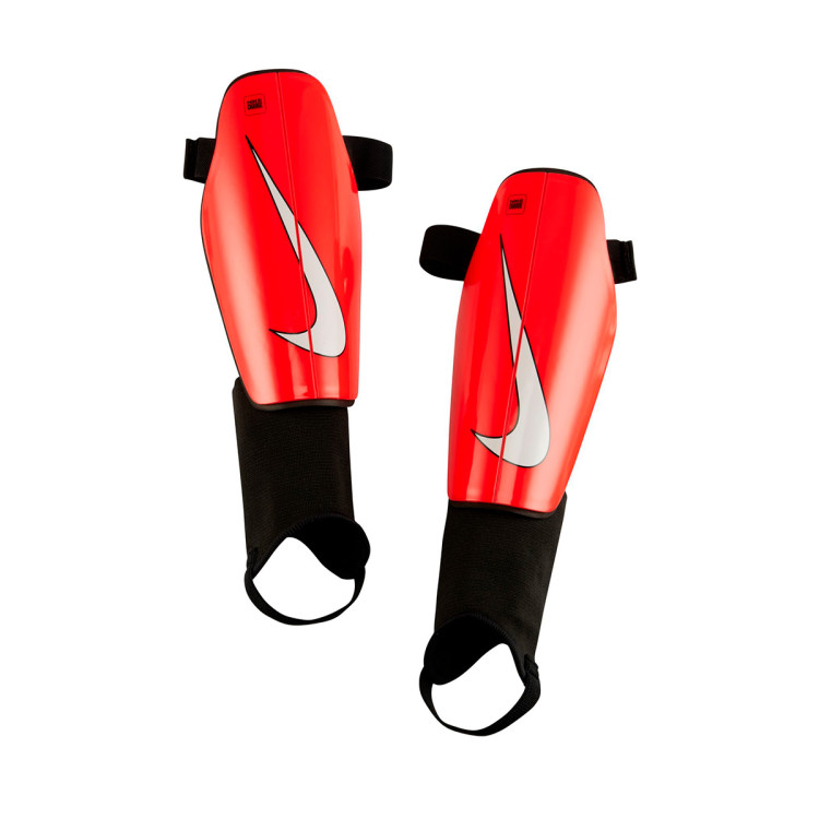espinillera-nike-charge-guard-bright-crimson-black-0.jpg
