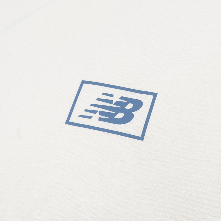 camiseta-new-balance-essentials-graphic-blanco-3.jpg