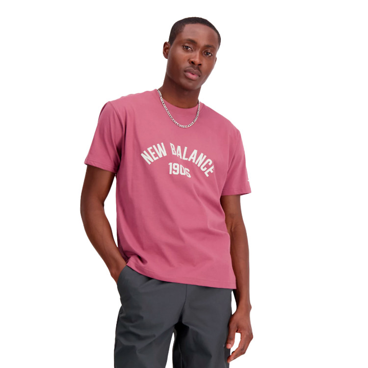 camiseta-new-balance-essentials-varsity-scarlet-0.jpg