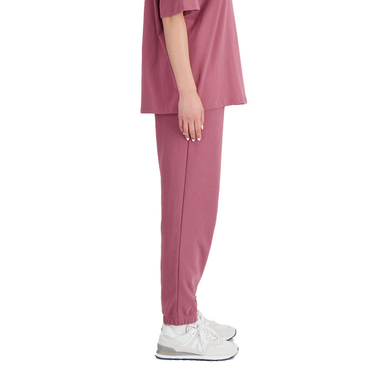 pantalon-largo-new-balance-essentials-varsity-fleece-mujer-scarlet-1