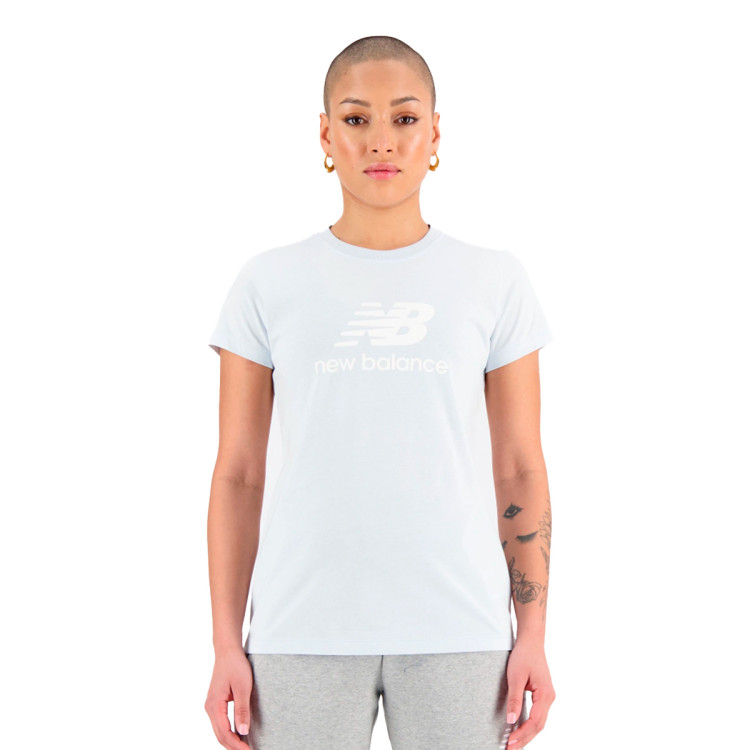 camiseta-new-balance-essentials-stacked-logo-mujer-blue-0