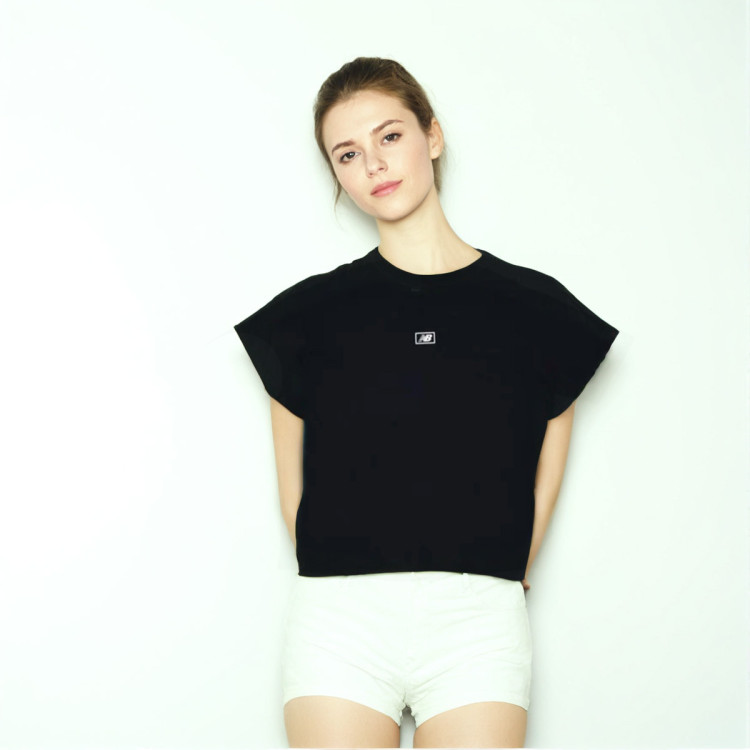 camiseta-new-balance-essentials-graphic-cotton-jersey-oversized-mujer-black-0