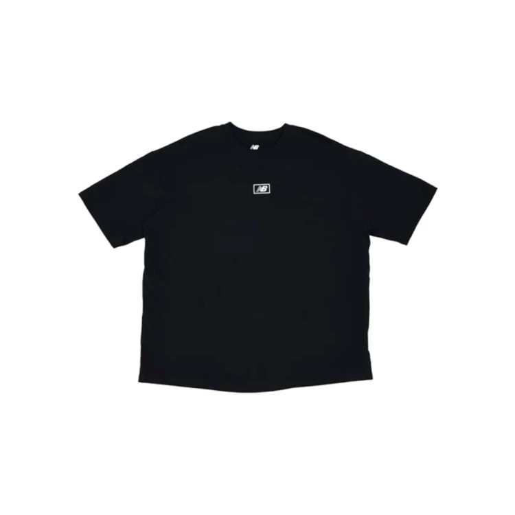 camiseta-new-balance-essentials-graphic-cotton-jersey-oversized-mujer-black-1.jpg