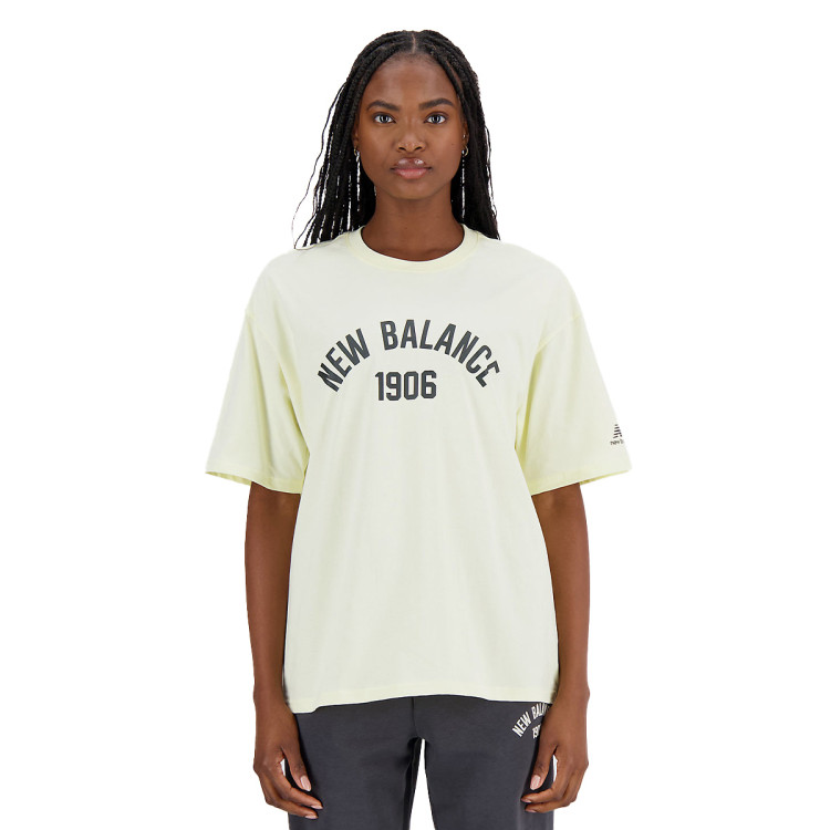 camiseta-new-balance-essentials-varsity-oversized-mujer-yellow-0
