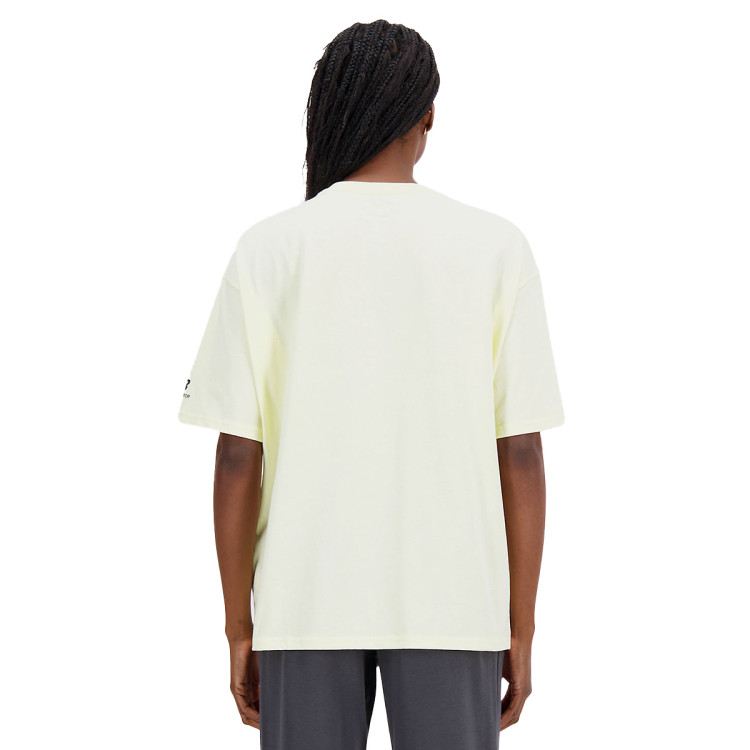 camiseta-new-balance-essentials-varsity-oversized-mujer-yellow-2