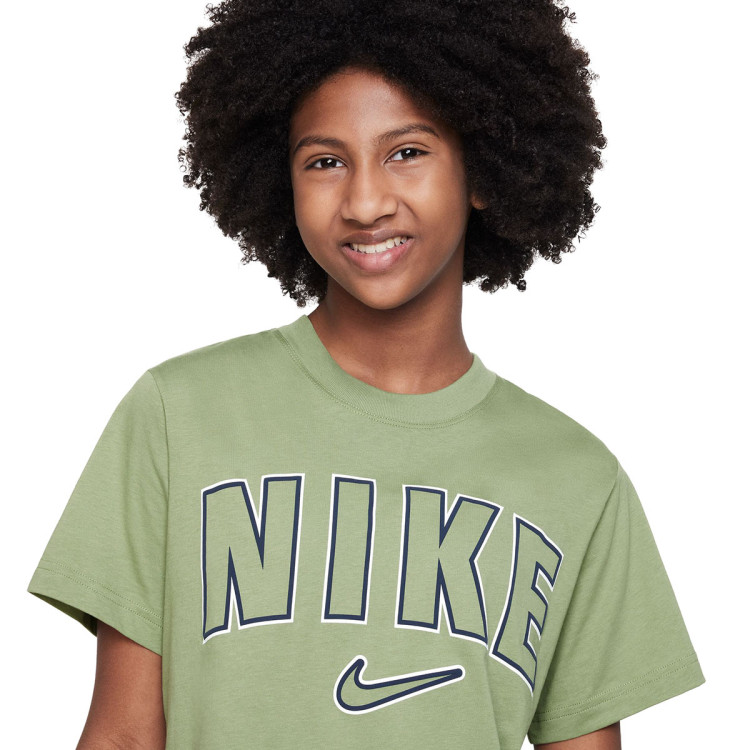 camiseta-nike-sportswear-hoody-boxy-print-nino-oil-green-2