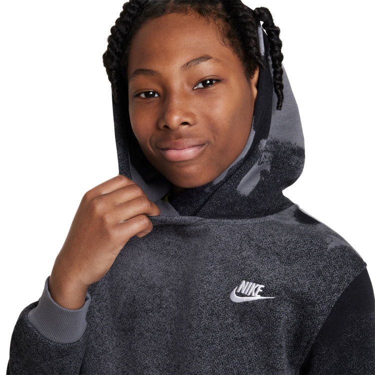 sudadera-nike-clb-fleece-hbr-hd-wash-aop-nino-black-iron-grey-white-2.jpg
