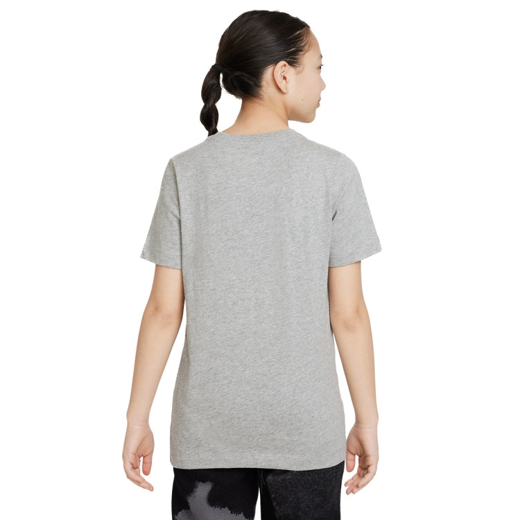 camiseta-nike-sportswear-club-seasonal-camo-nino-grey-heather-1
