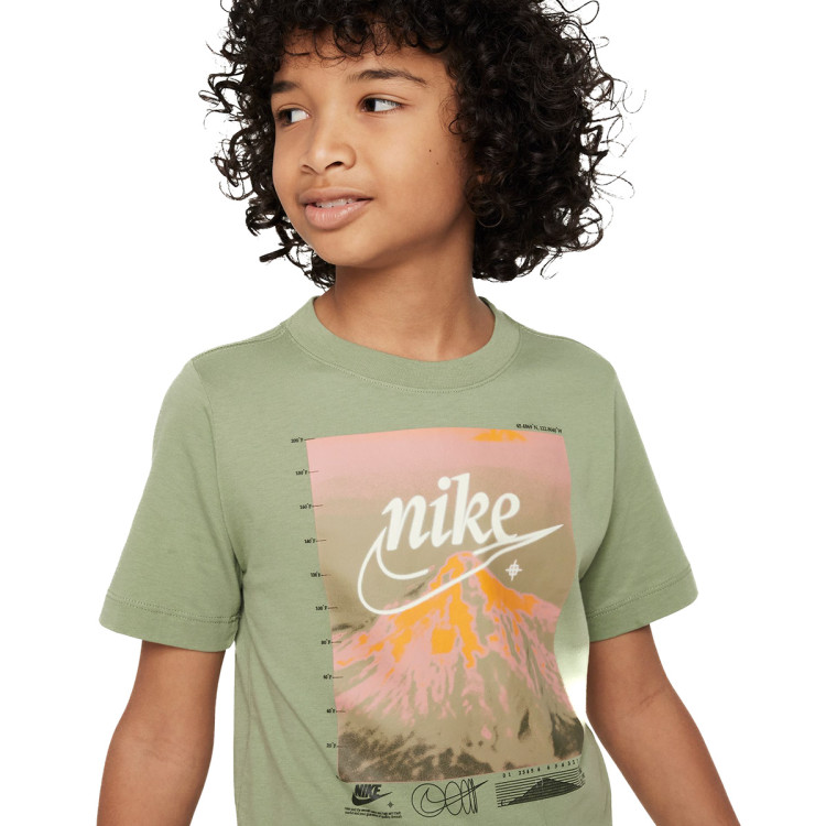 camiseta-nike-sportswear-photo-2-nino-oil-green-3