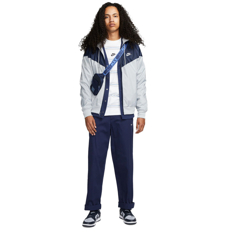 chaqueta-nike-sportswear-windrunner-hoodie-smoke-grey-obsidian-smoke-grey-2.jpg