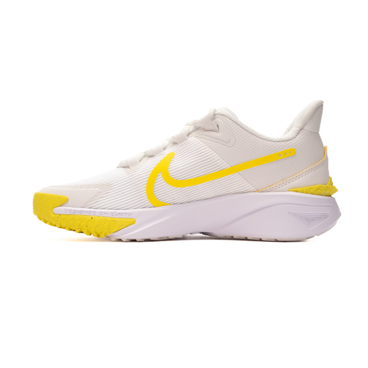 zapatilla-nike-star-runner-4-summit-white-yellow-vivid-sulfur-2