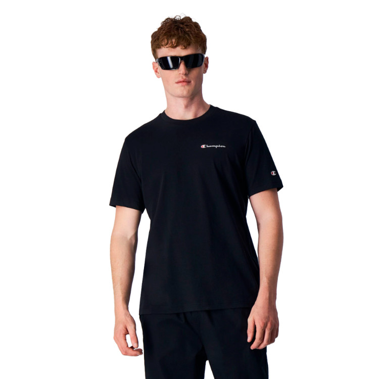 camiseta-champion-american-classics-small-logo-black-0.jpg