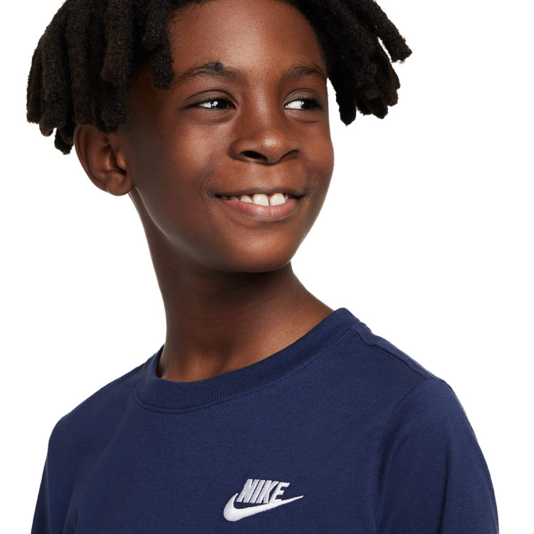camiseta-nike-sportswear-nino-midnight-navy-white-2.jpg