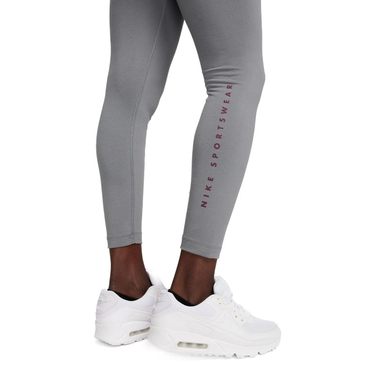 malla-nike-club-fleece-graphic-mujer-smoke-grey-2