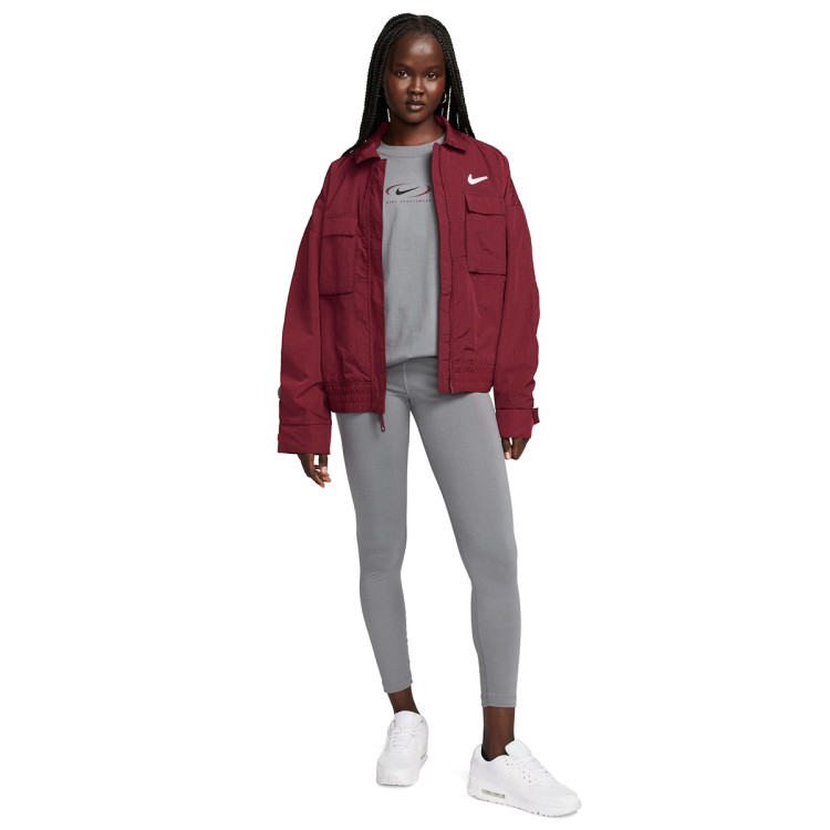 camiseta-nike-club-sherpa-woventr-crew-mujer-smoke-grey-3.jpg