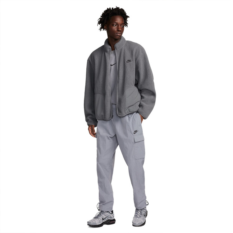 pantalon-largo-nike-sportswear-spu-ltwt-woven-cool-grey-anthracite-4.jpg