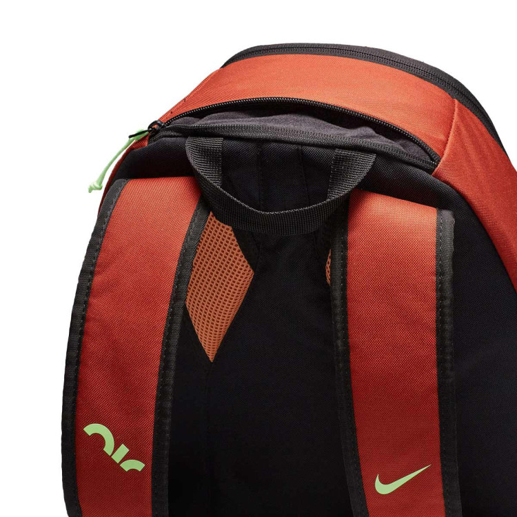 mochila-nike-air-21-l-rugged-orange-amber-brown-lime-blast-3.jpg