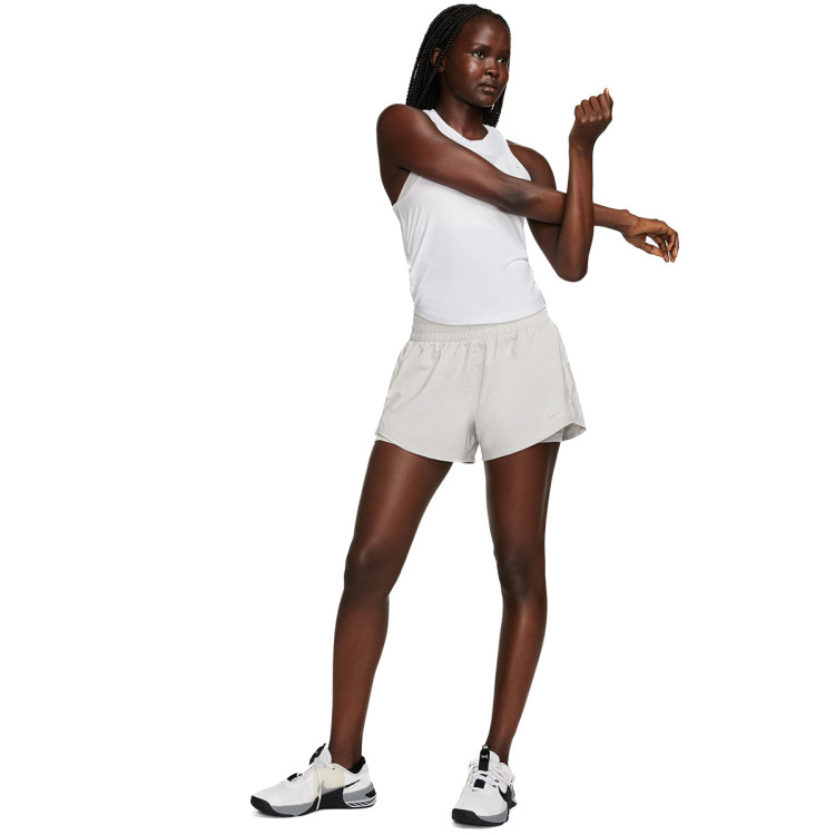 pantalon-corto-nike-dri-fit-one-mujer-iron-ore-reflective-silver-5.jpg