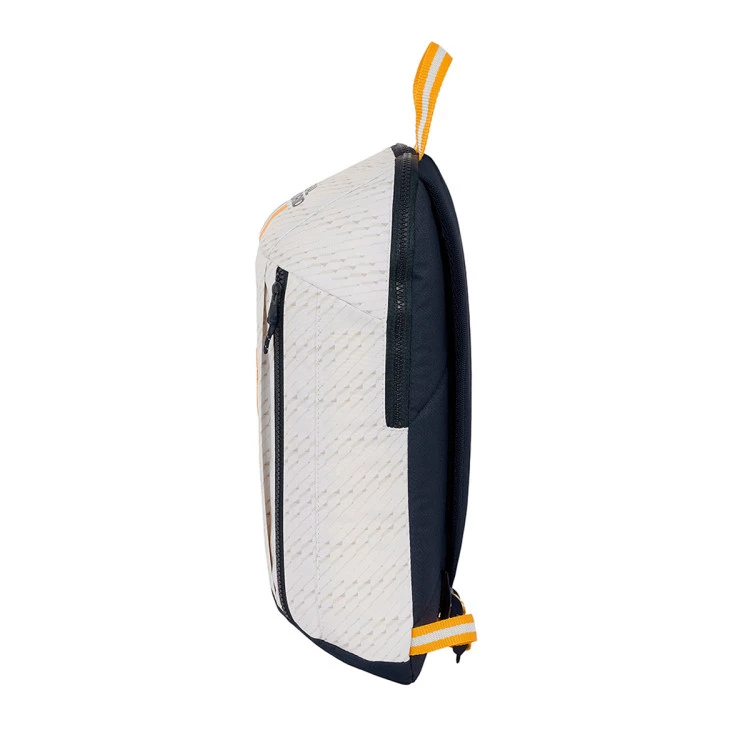mochila-safta-mini-real-madrid-1-equipacion-2324-8,5-l-blanco-1